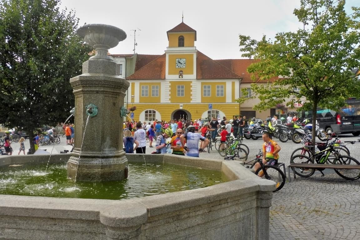 Na kole dětem Toulavou 2020